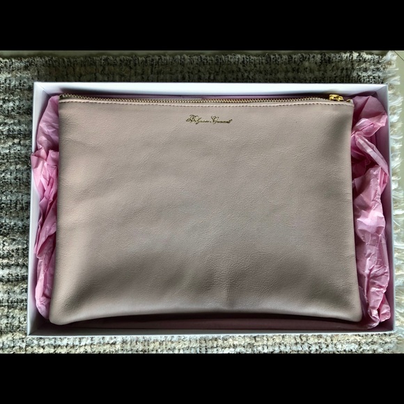 💗NWT in box BLUSH LEATHER clutch - Picture 2 of 3